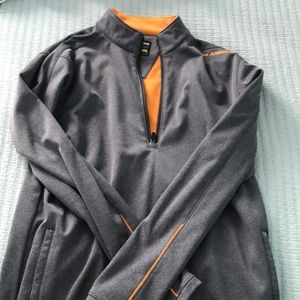 Underarmour sweatshirt